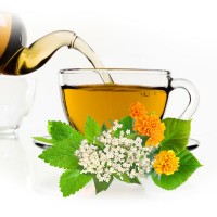 Sanfter und aromatisch beruhigender Tee mit Holunderblüten, Zitronenmelisse und anderen Kräutern.